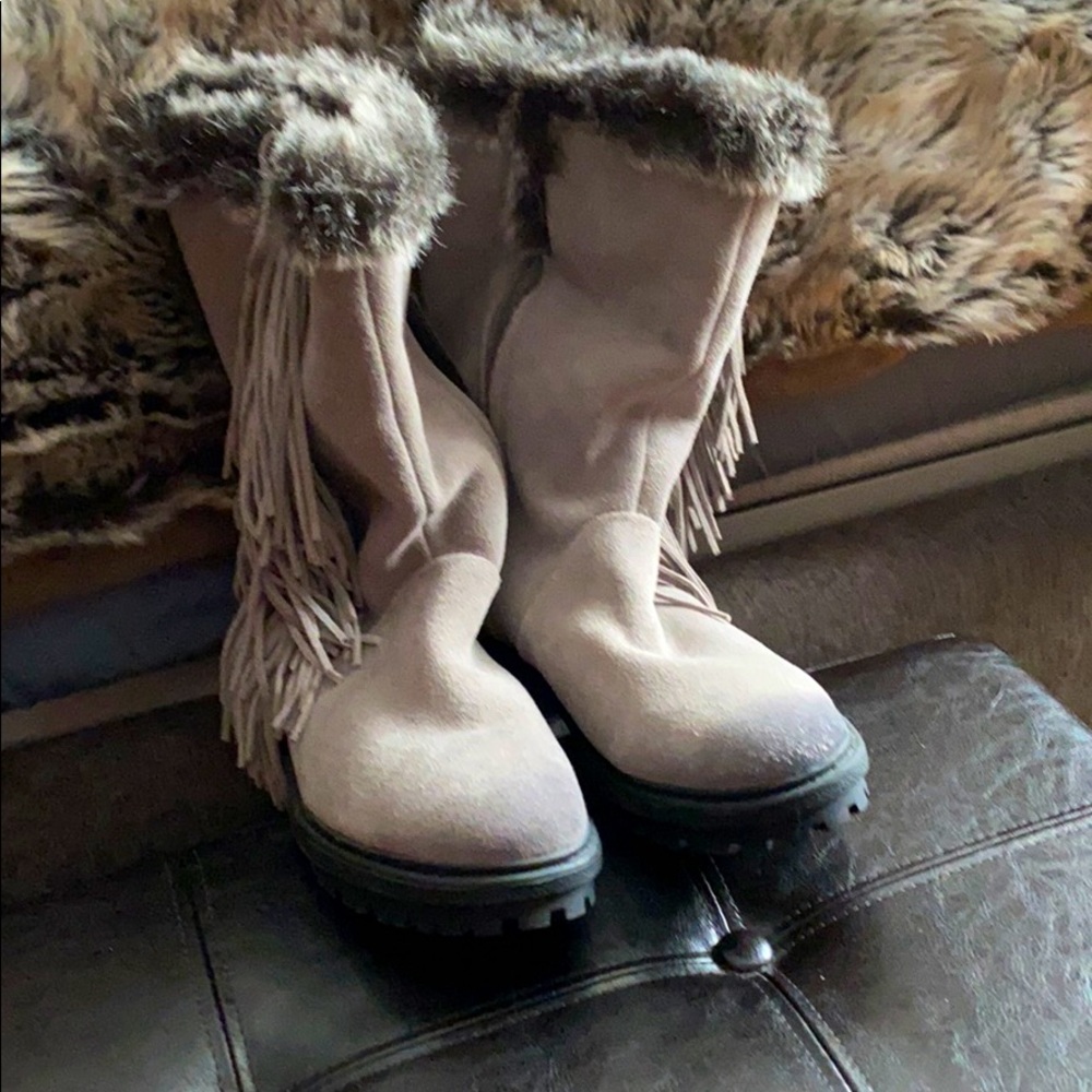 Winter boots new w no tags